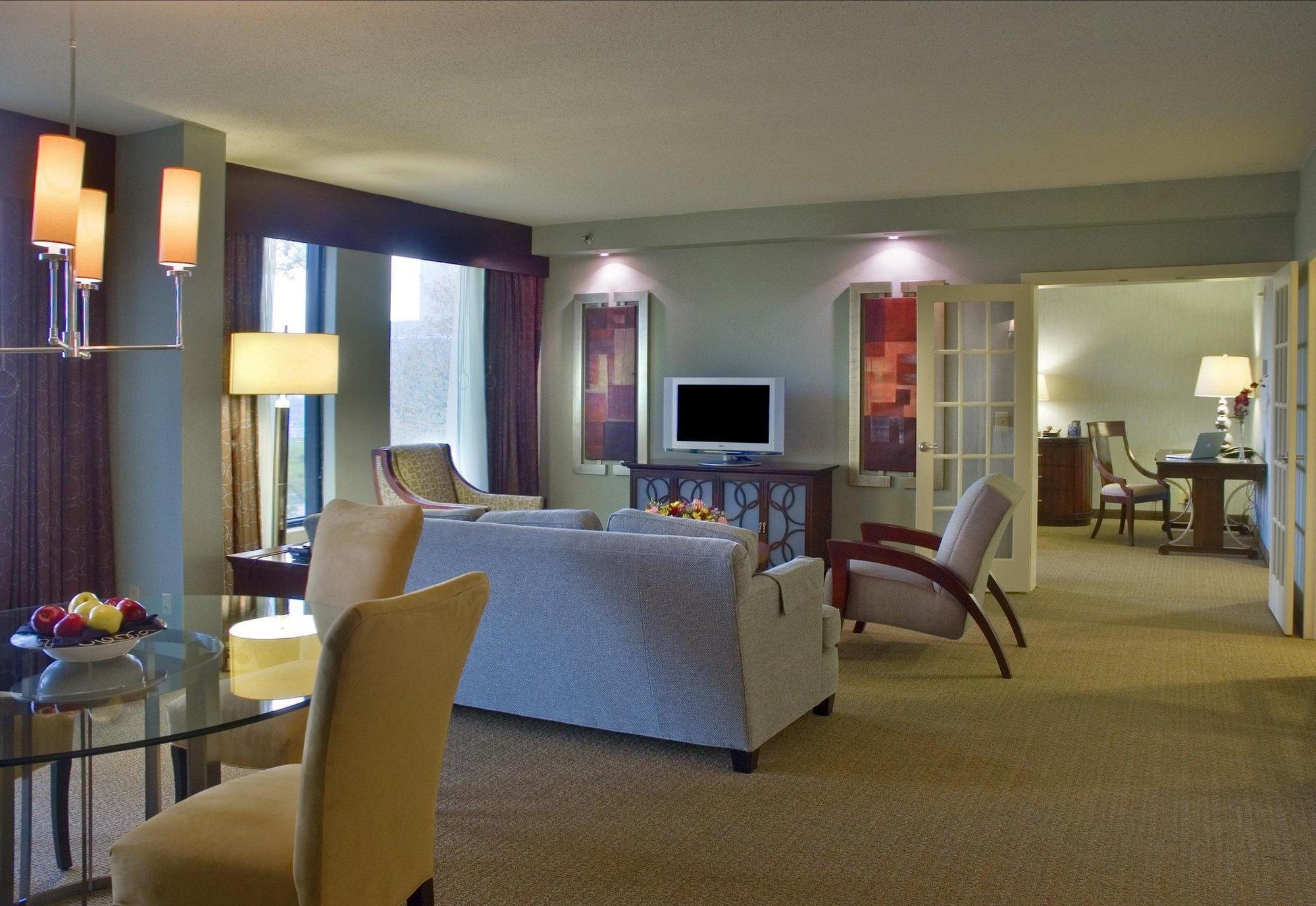 Doubletree By Hilton Intercontinental Airport